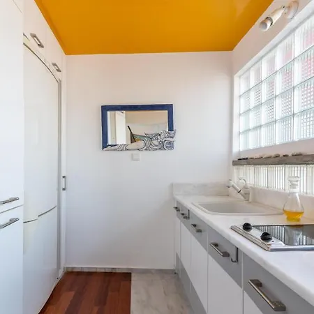 Red Beachfront Apartment Kokkini Hani