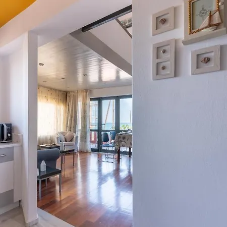 Апартаменты Red Beachfront Kokkini Hani